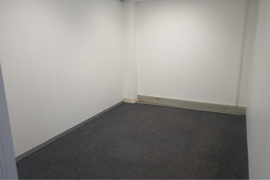 To Let commercial Property for Rent in Humerail Eastern Cape